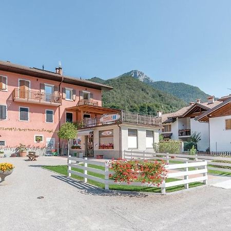 Ledro Lake Suite "Pur" Mezzolago Extérieur photo