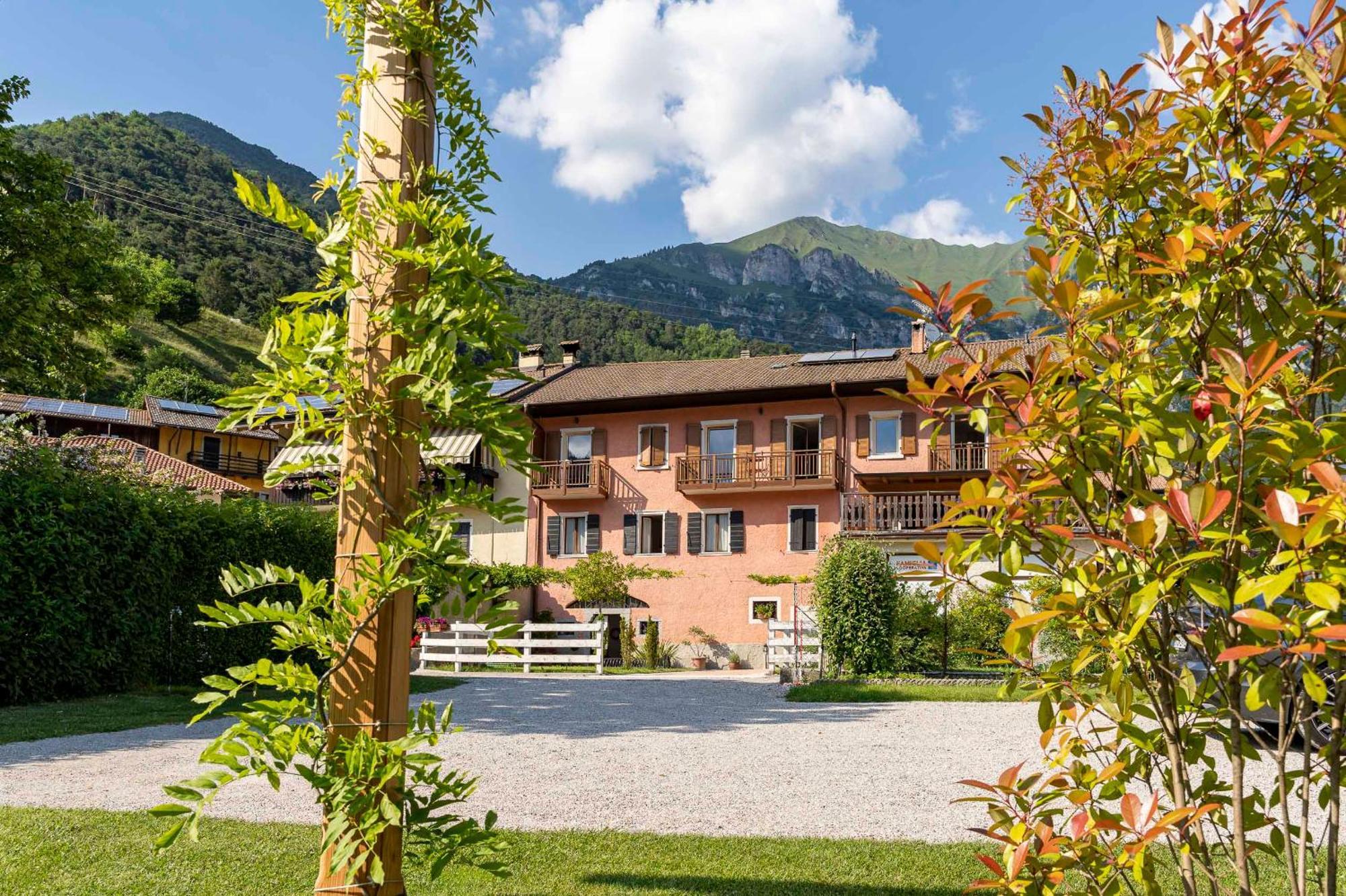Ledro Lake Suite "Pur" Mezzolago Extérieur photo